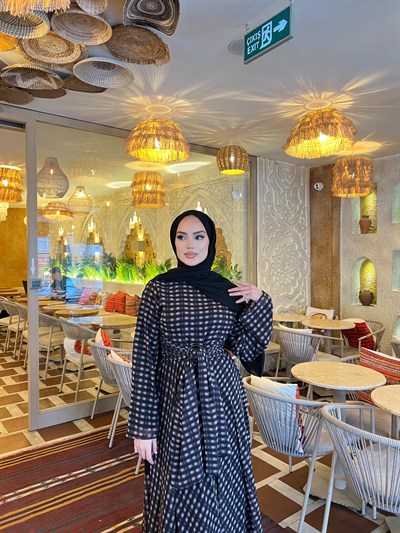 Merve Kemer Detaylı Elbise - Siyah
