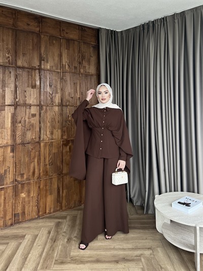 Merve Önü Düğmeli Takım - Kahve