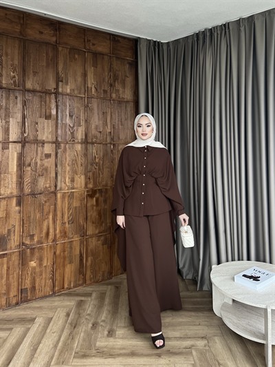 Merve Önü Düğmeli Takım - Kahve