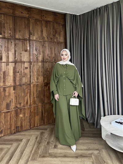 Merve Önü Düğmeli Takım - Yeşil