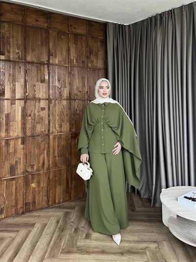 Merve Önü Düğmeli Takım - Yeşil