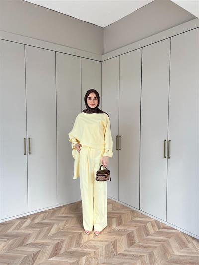 Pelerinli Takım - Sarı