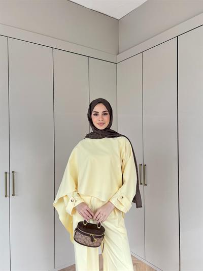 Pelerinli Takım - Sarı