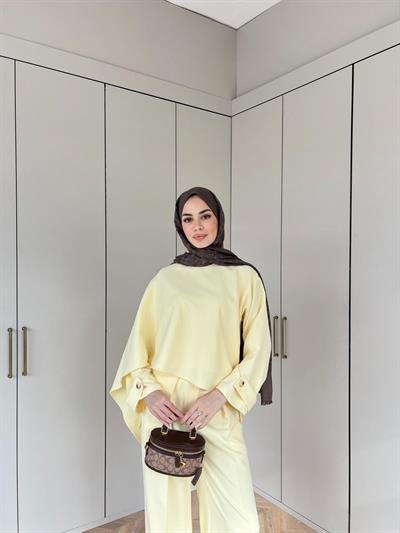 Pelerinli Takım - Sarı