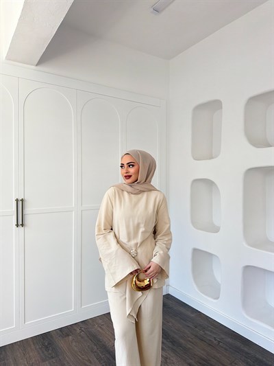 Pelin Broşlu Takım - Bej