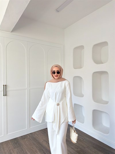 Pelin Broşlu Takım - Beyaz