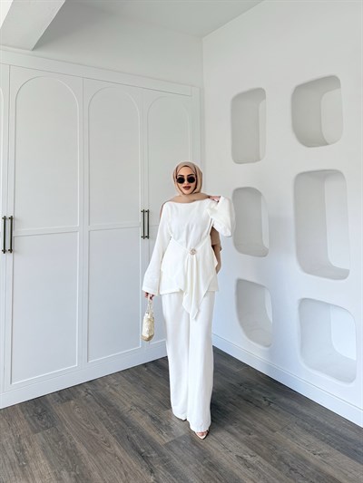 Pelin Broşlu Takım - Beyaz