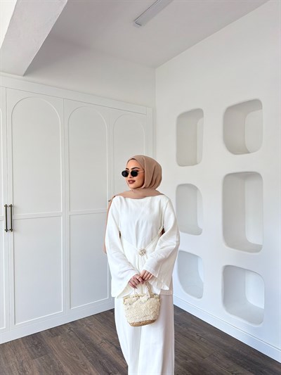 Pelin Broşlu Takım - Beyaz