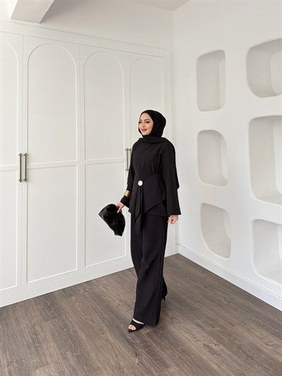 Pelin Broşlu Takım - Siyah