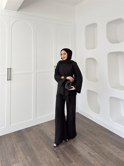 Pelin Broşlu Takım - Siyah