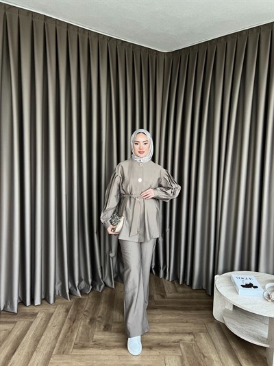 Rakkas Düğmeli Takım- Vizon (ÖN SİPARİŞ)