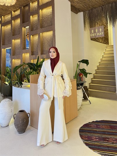 Tehna Dantel Detaylı Takım - Krem