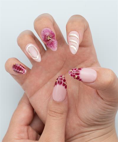 Blooming Flowers Protez Jel Takma Tırnak - El Yapımı Kalıcı Oje Nail Art 3D Gold Chrome - NC138