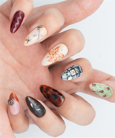 Tiny Bloom Protez Jel Takma Tırnak - El Yapımı Kalıcı Oje Nail Art - NC177