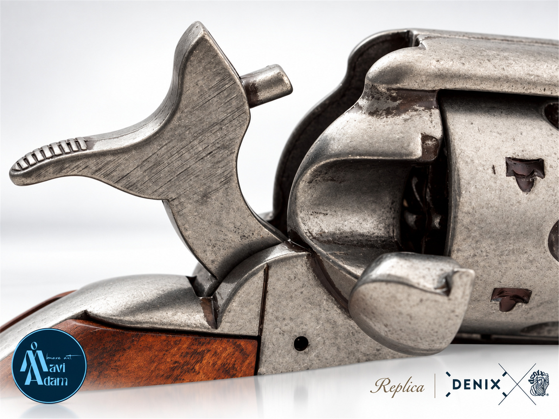 Denix 1038 Peacemaker dekoratif revolver replika ahşap kabza ve yıldız detay görünümü, MaviAdam