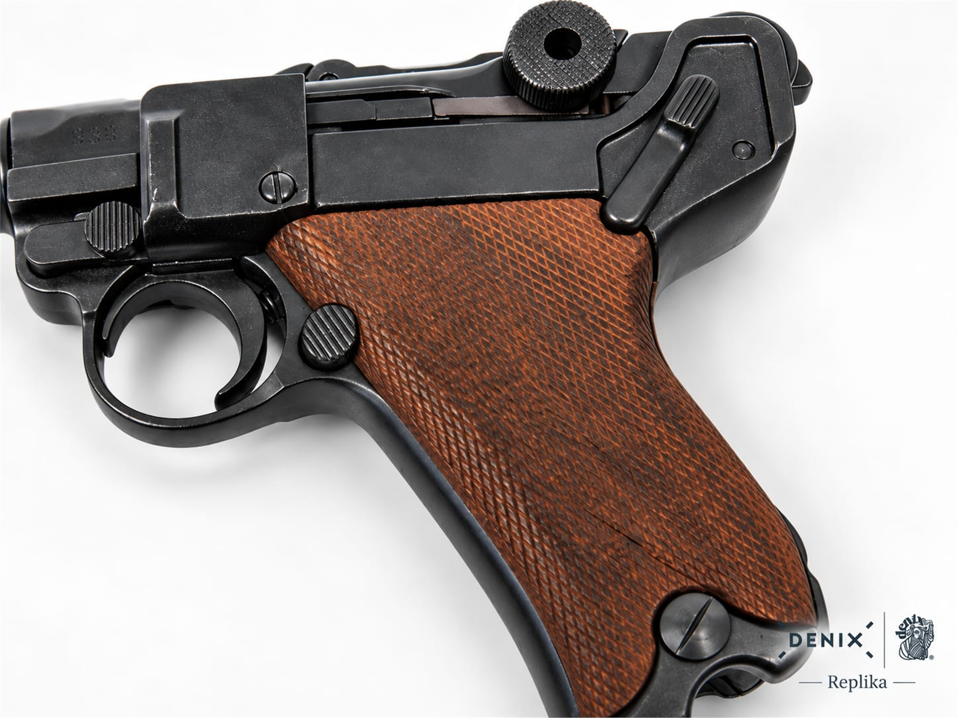 Denix M-1143 Parabellum Luger P08 ateşlemeyen dekoratif replika ahşap kabza ve metal gövde detayı