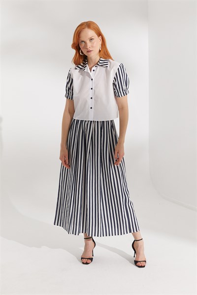 Çizgi Detaylı Etekli Takım Lacivert