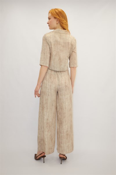 Düğme Detaylı Takım Bej