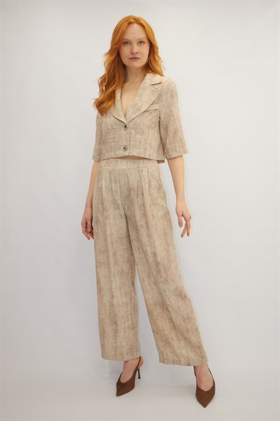 Düğme Detaylı Takım Bej