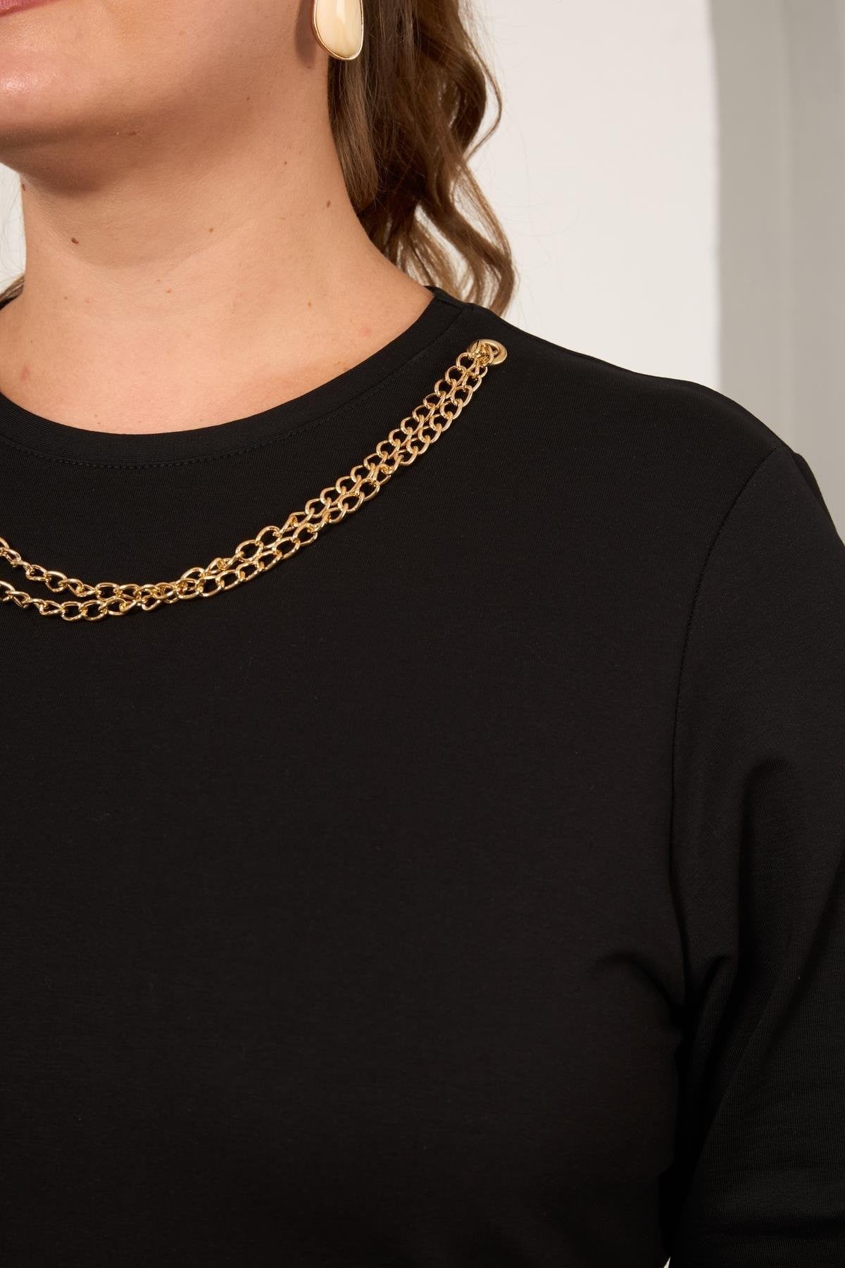 Yaka Zincir Detaylı Büyük Beden Sweatshirt Siyah