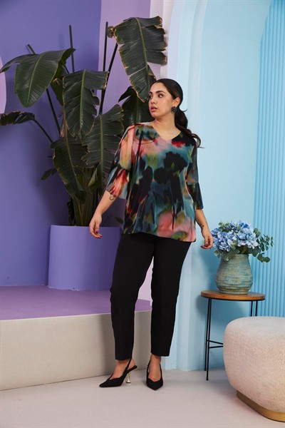 Batik Desenli Kol Piliseli Büyük Beden Siyah Bluz