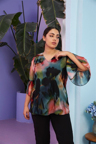 Batik Desenli Kol Piliseli Büyük Beden Siyah Bluz