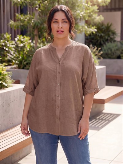 Kol Düğme Detaylı Keten Karışımlı Kadın Büyük Beden Gömlek Vizon