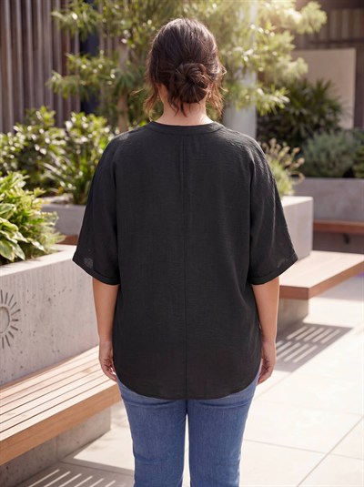 Kol Düğme Detaylı Keten Karışımlı Kadın Büyük Beden Gömlek Siyah