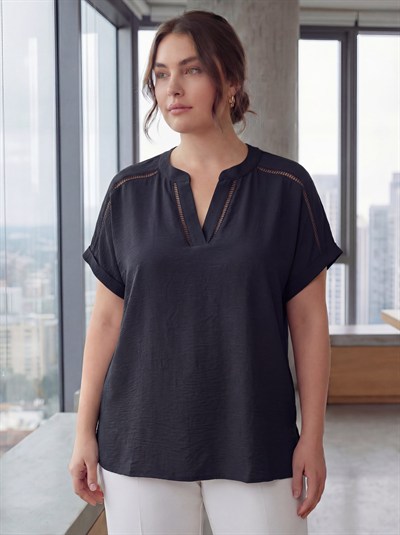 Kroşete Detaylı Büyük Beden Bluz Siyah