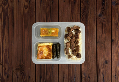 Pilav Üstü Et Kavurma Zeytinyağlı Yaprak Sarma İrmik Tatlısı Menü 