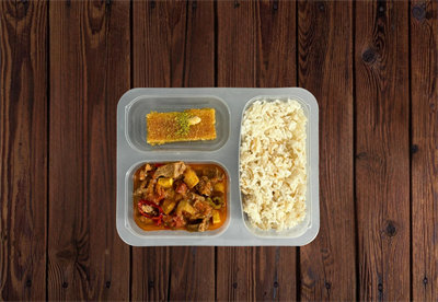 Tas Kebabı Pilav İrmik tatlılı Menü 