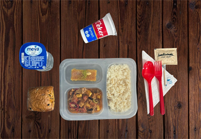 Tas Kebabı Pilav İrmik tatlılı Menü 