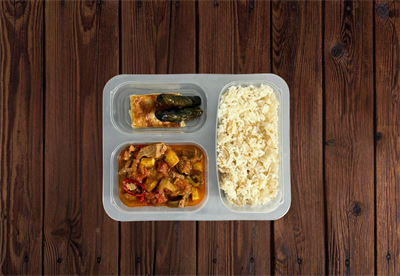 Tas Kebabı Pilav Börek Yaprak sarmalı Menü