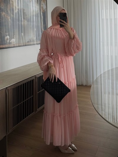 Bağcık Detaylı Fırfırlı Şifon Elbise - Pembe