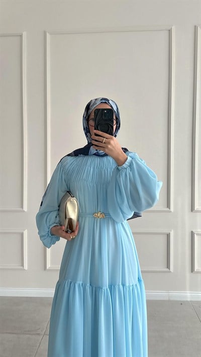 Kat Kat Büzgülü Kemer Detaylı Şifon Elbise - Bebe Mavisi