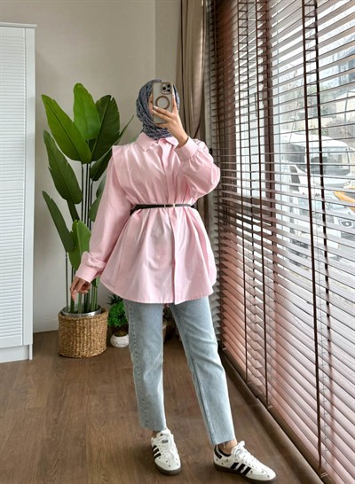 Omuz Volanlı Düğmeli Kemerli Tesettür Gömlek - Pembe