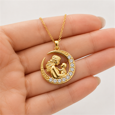Gümüş Hilal İçinde Anne Bebek Figürlü Gold Kolye