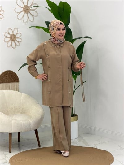 Bej Zümrüt Pantolonlu Takım