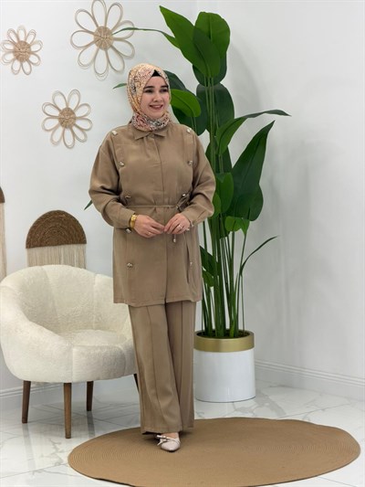 Bej Zümrüt Pantolonlu Takım