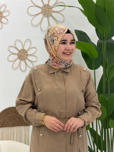 Bej Zümrüt Pantolonlu Takım