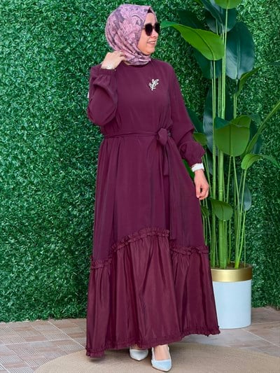 Bordo Broş Detaylı Elbise