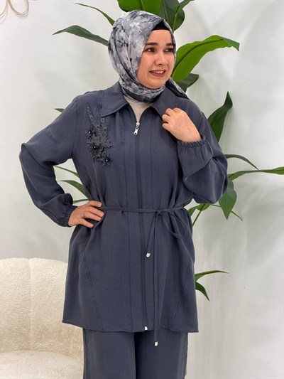 Gri Pantolonlu Takım