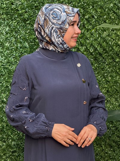 İndigo Kolları Nakışlı Asimetrik Düğme Detaylı Elbise