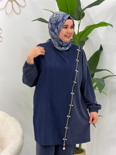 Lacivert Pantolonlu Takım