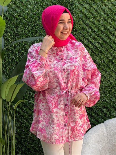 Pembe Çiçek Desenli Gömlek