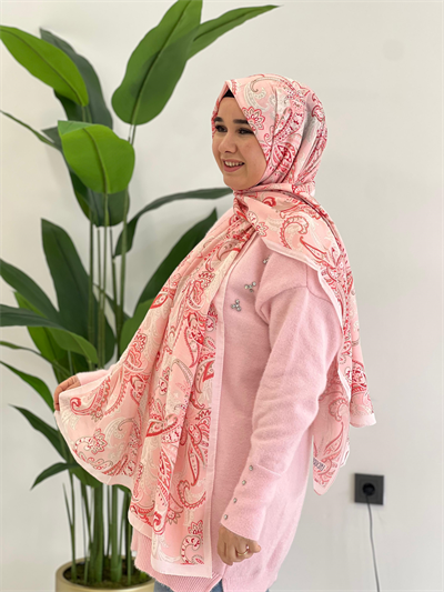 Pembe Desenli Şal