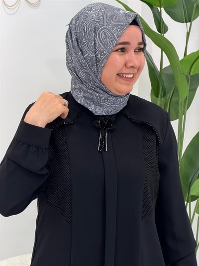 Siyah Çiçek Broş Detaylı Tunik