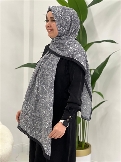 Siyah Desenli Şal