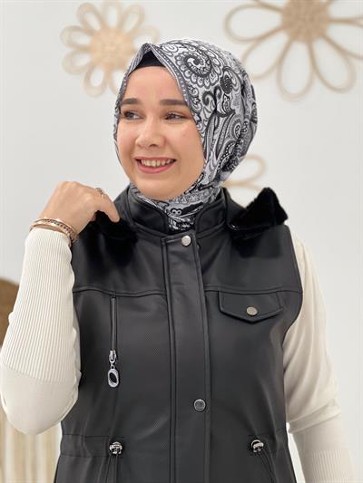 Siyah Kapşonlu Deri Yelek