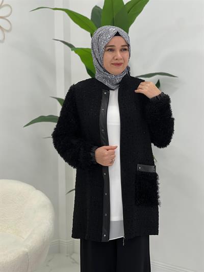 Siyah Kolları Tüylü Ceket